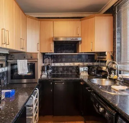 1 Bedroom Flat Close To City With Free Parking Arrangement London Exterior photo
