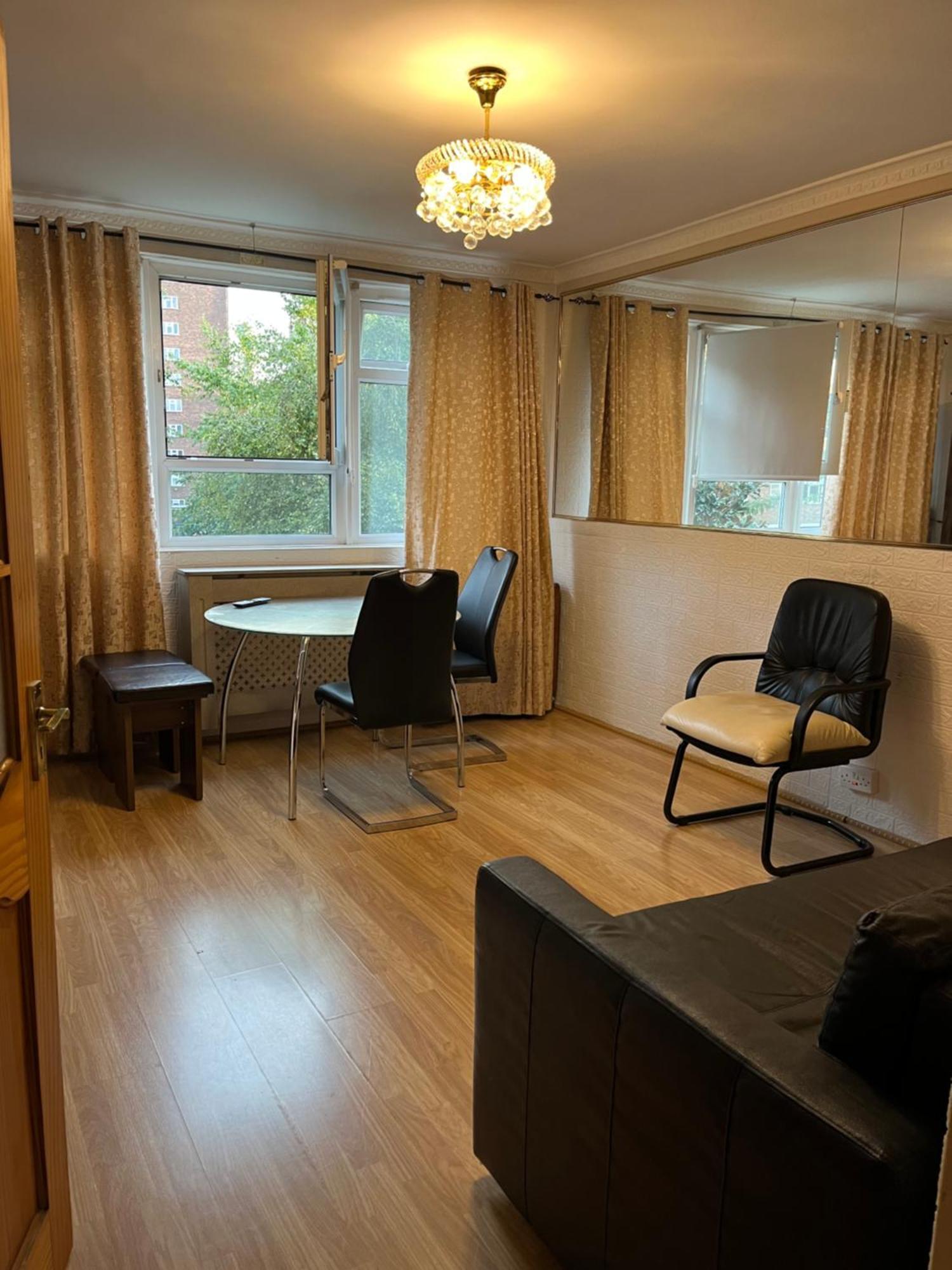 1 Bedroom Flat Close To With Free Parking Arrangement Apartment *